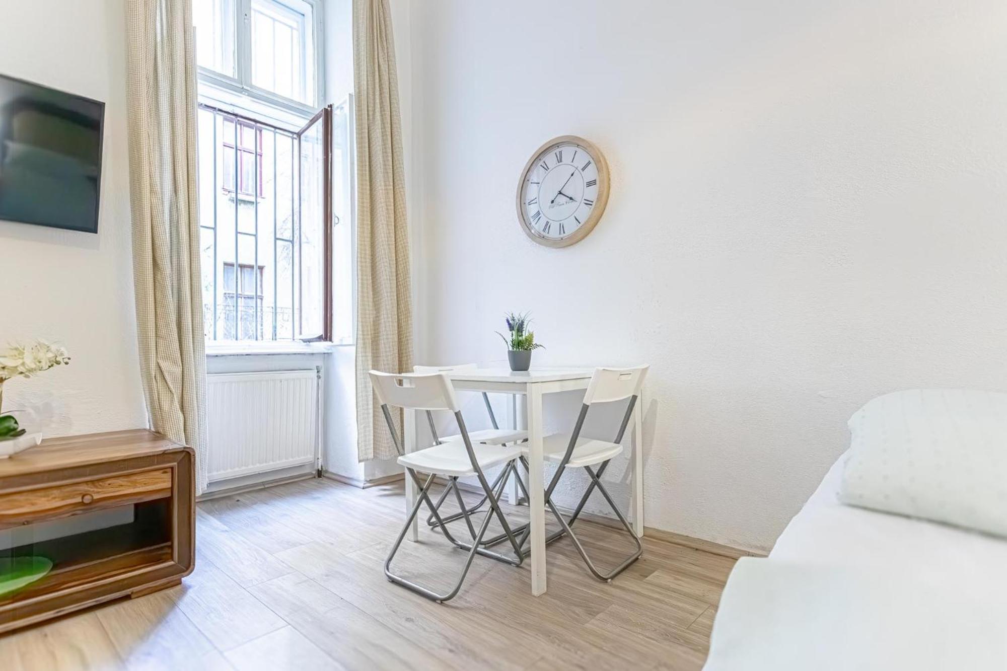 Chic Apartment- Suitable For Longstays Near Matzleinsforferplatz Vienna Luaran gambar