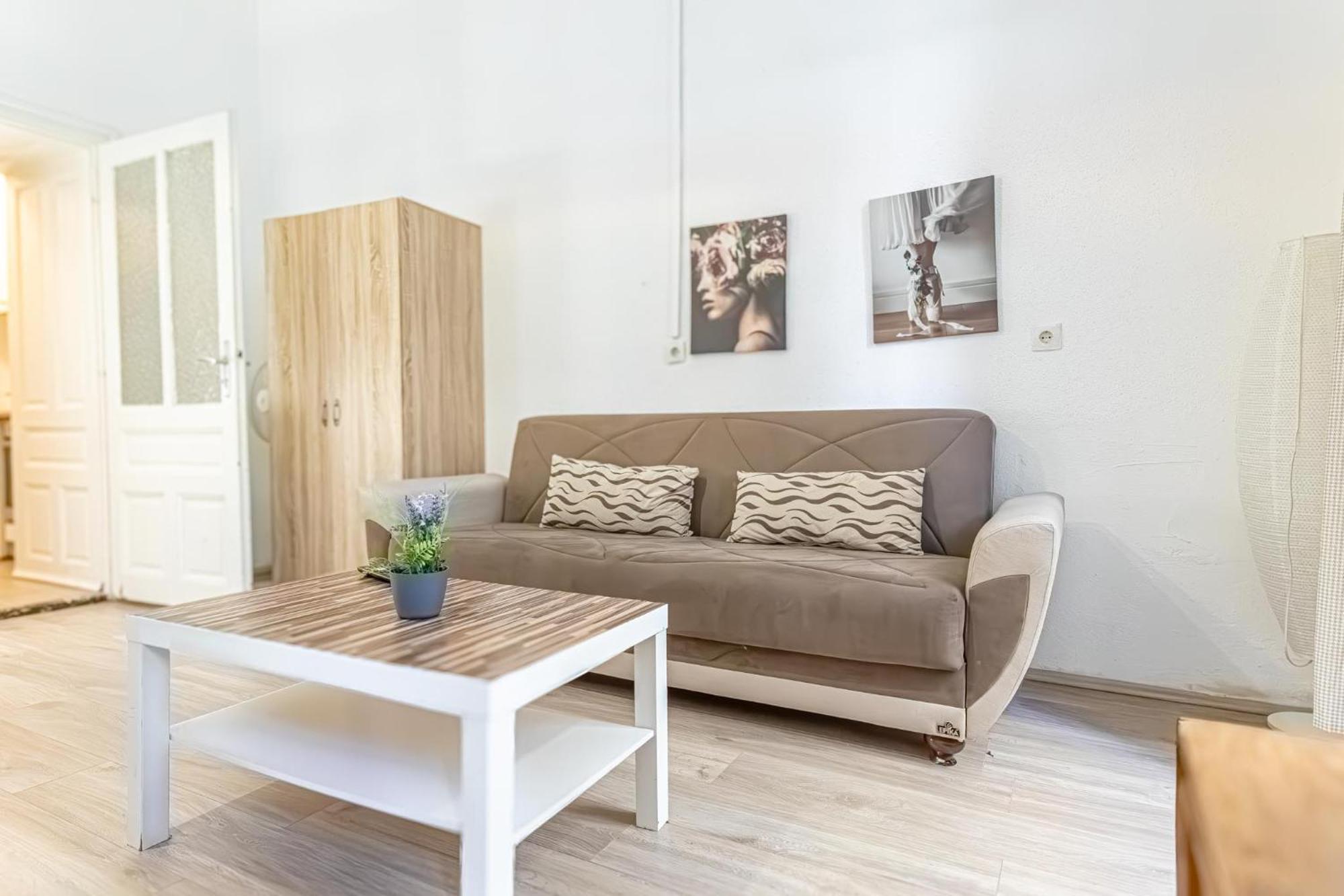 Chic Apartment- Suitable For Longstays Near Matzleinsforferplatz Vienna Luaran gambar